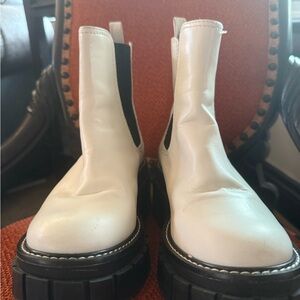 SALE!! Gianni Bini Chunky Sole White and Black Ankle Boots Great Condition